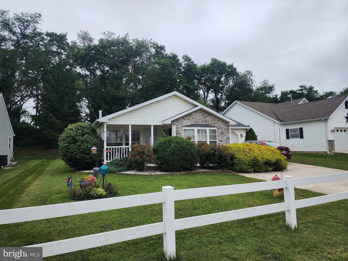 22 Lantern Lane  Shippensburg PA 17257 photo