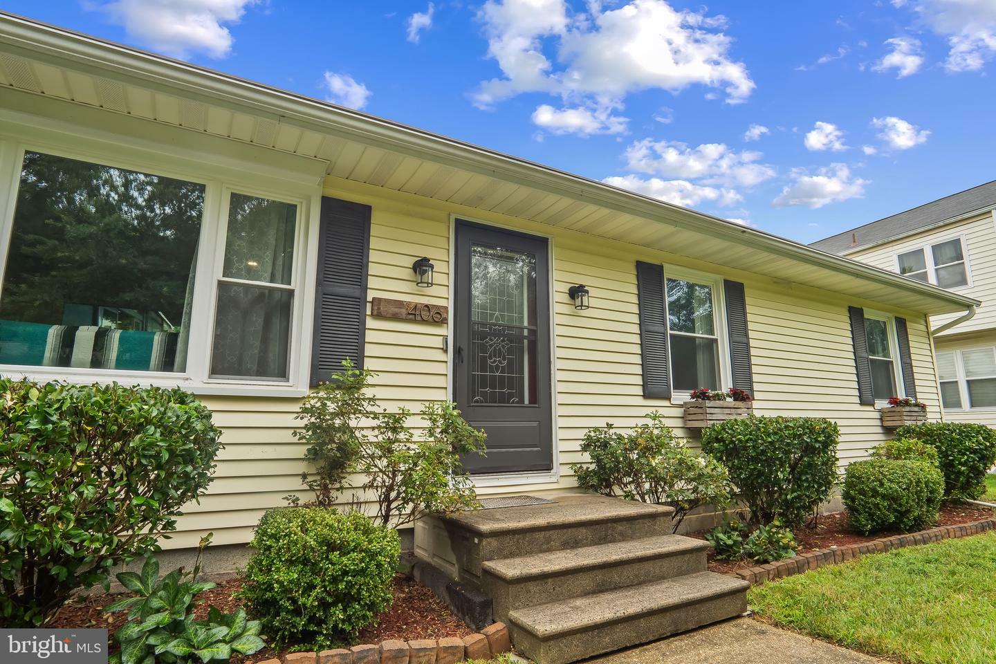 Property Photo: 406 Beech Street MD 20744