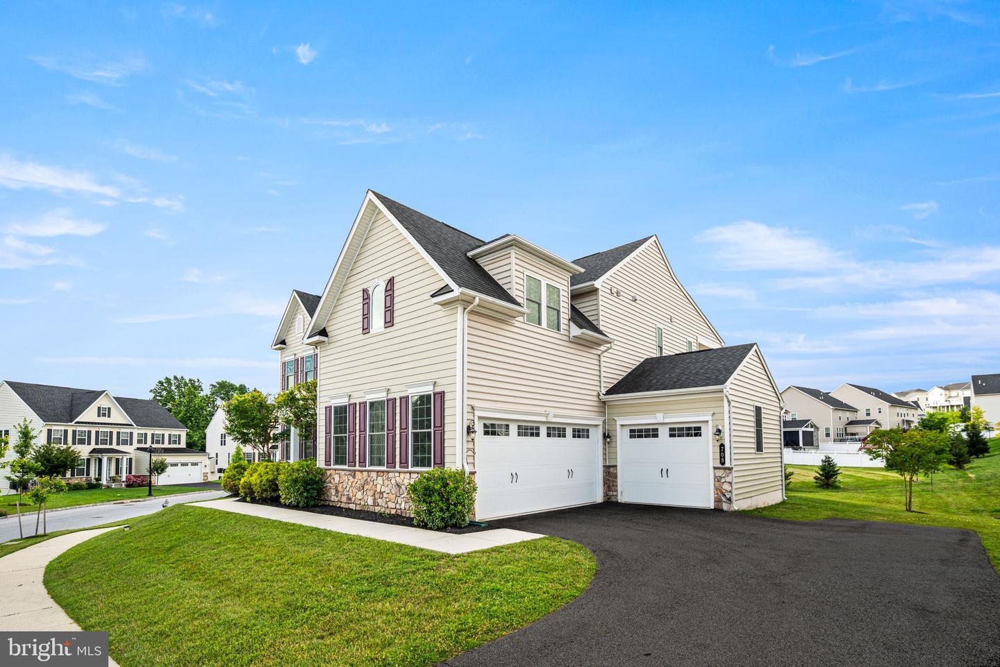 Property Photo: 708 Stonecliffe Road PA 19355