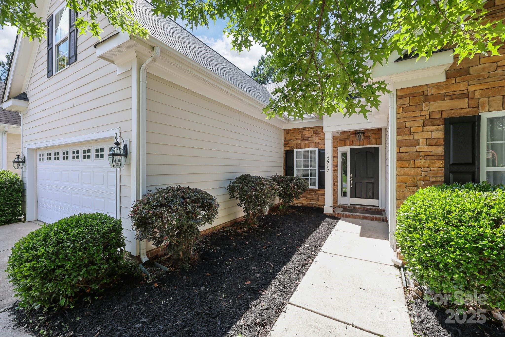 Property Photo: 13247 Eastfield Village Lane NC 28269