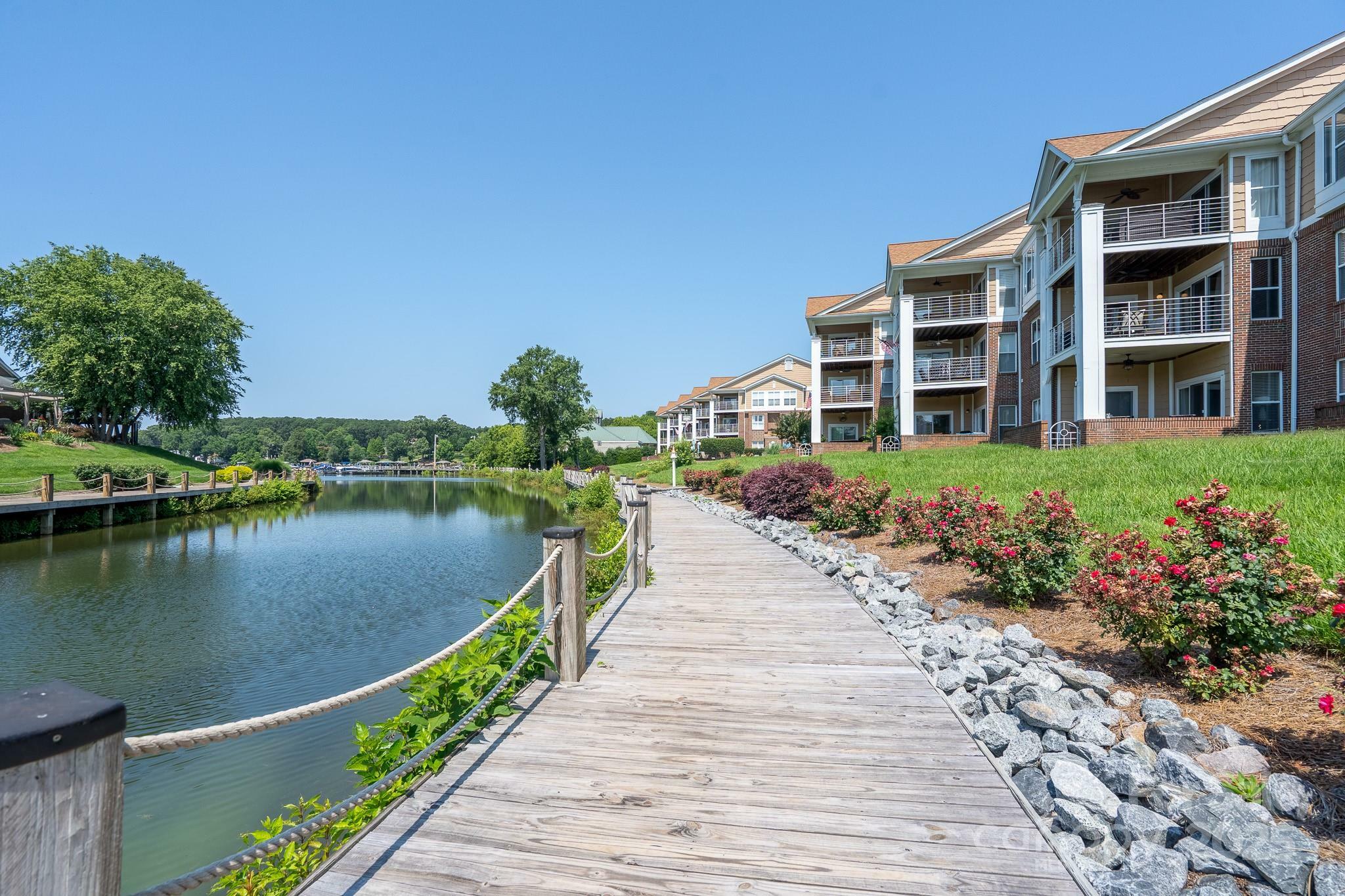 Property Photo:  18511 Harborside Drive  NC 28031 