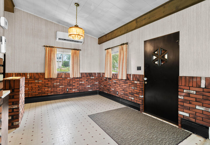 Property Photo: 820 Worth St PA 15851