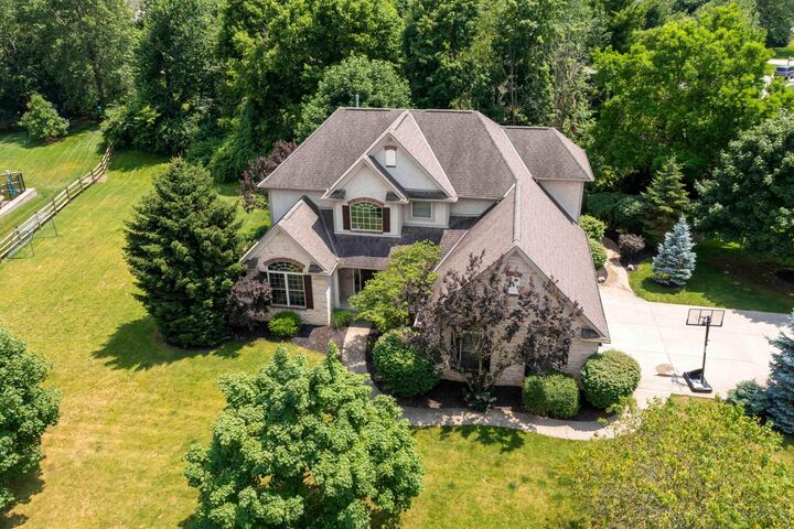 Property Photo: 2567 Carmel Drive OH 43035