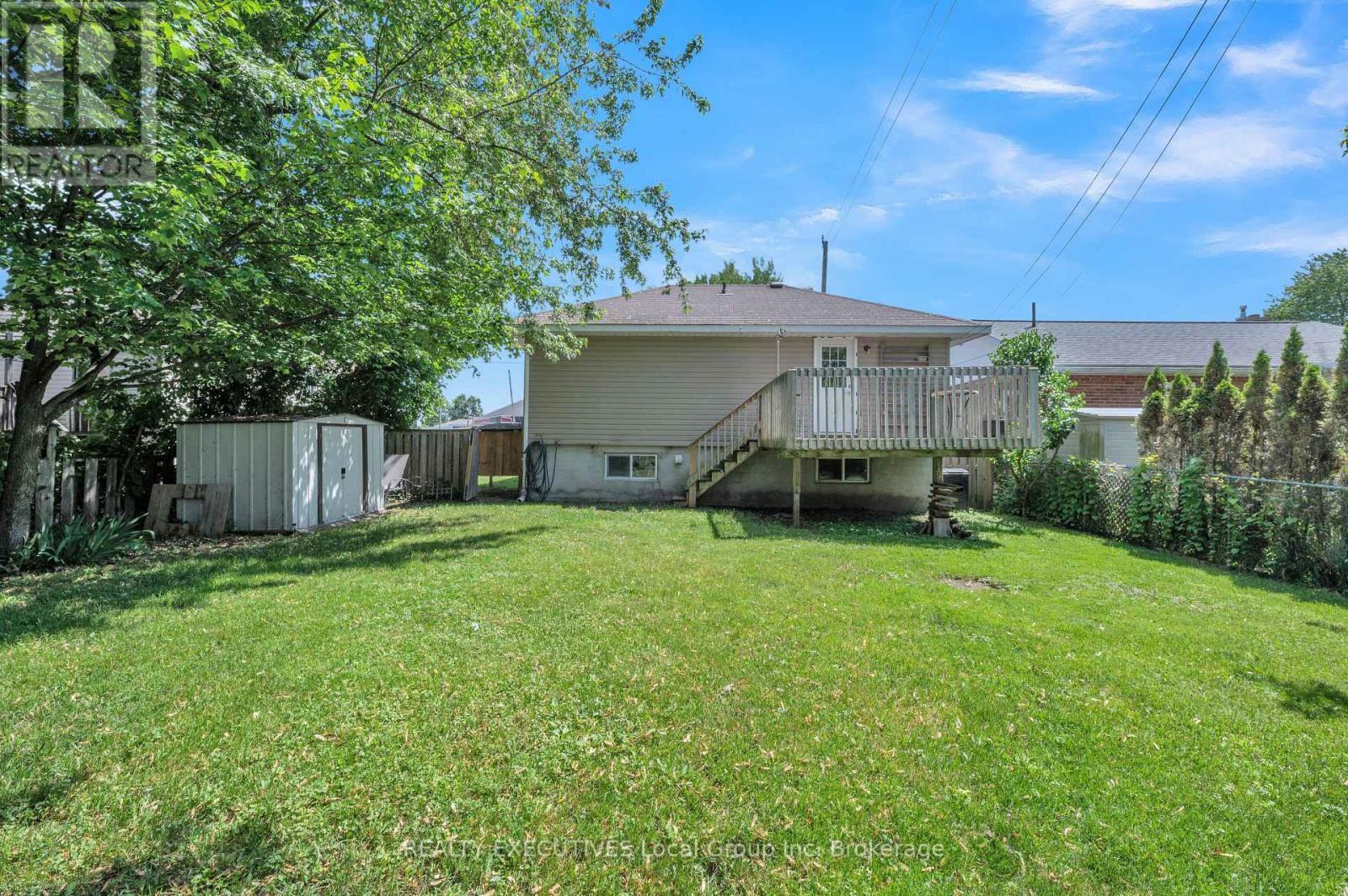 Property Photo: 11 Gertrude Street West ON P1A 1J2