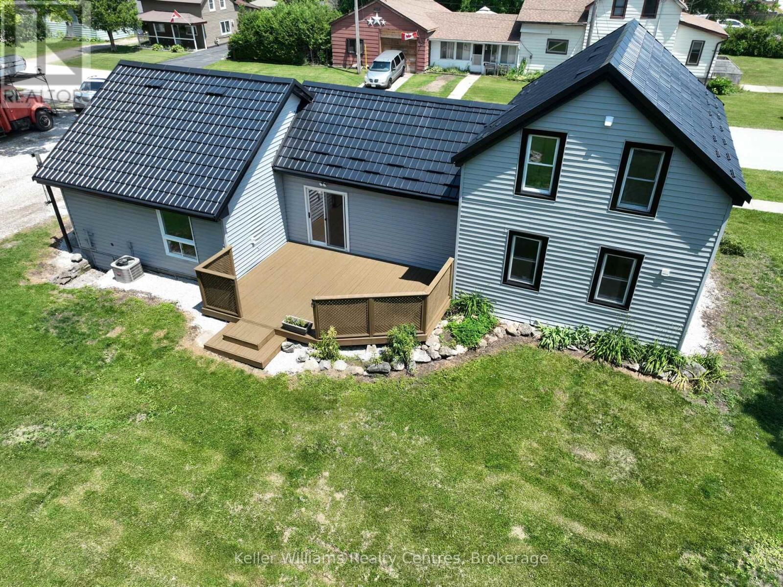 Property Photo: 52 Queen Street West ON N0H 1P0