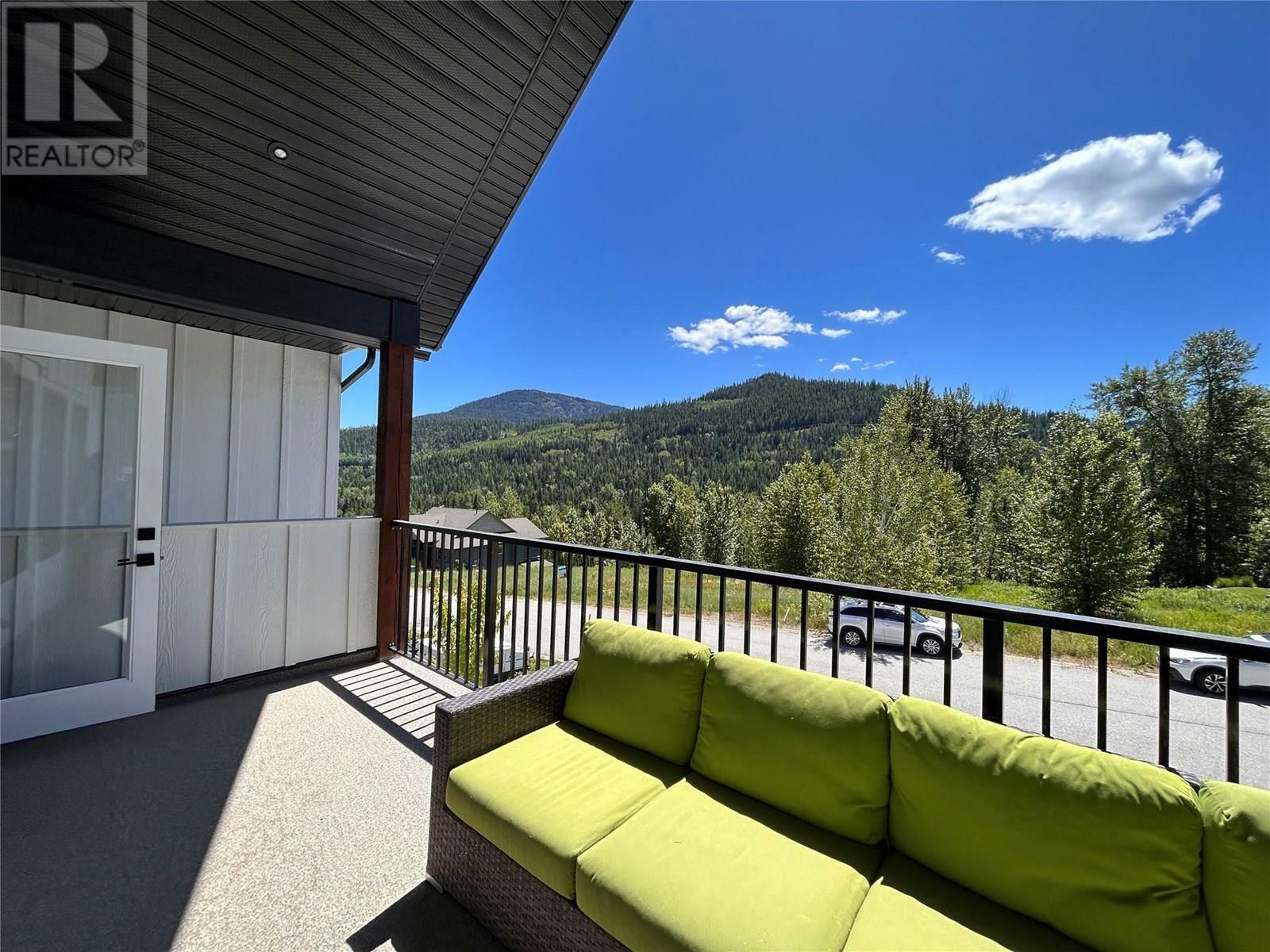 Property Photo: 914 Redstone Drive BC V0G 1Y0