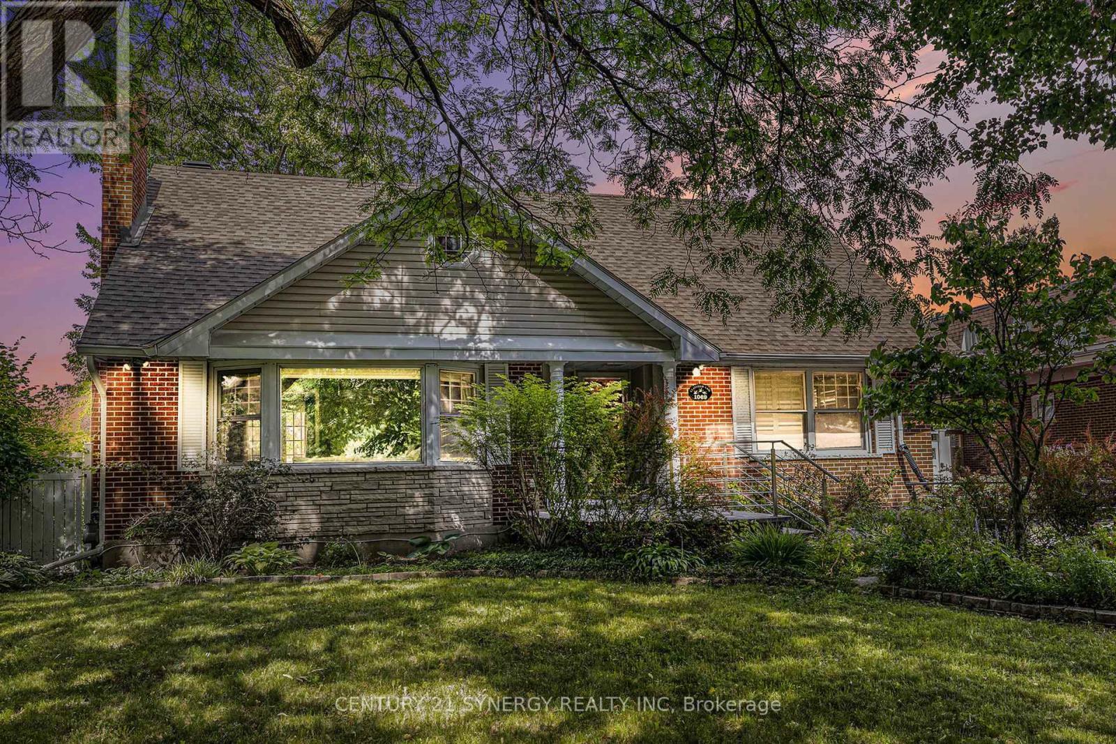Property Photo: 1069 Arnot Road ON K2C 0H5