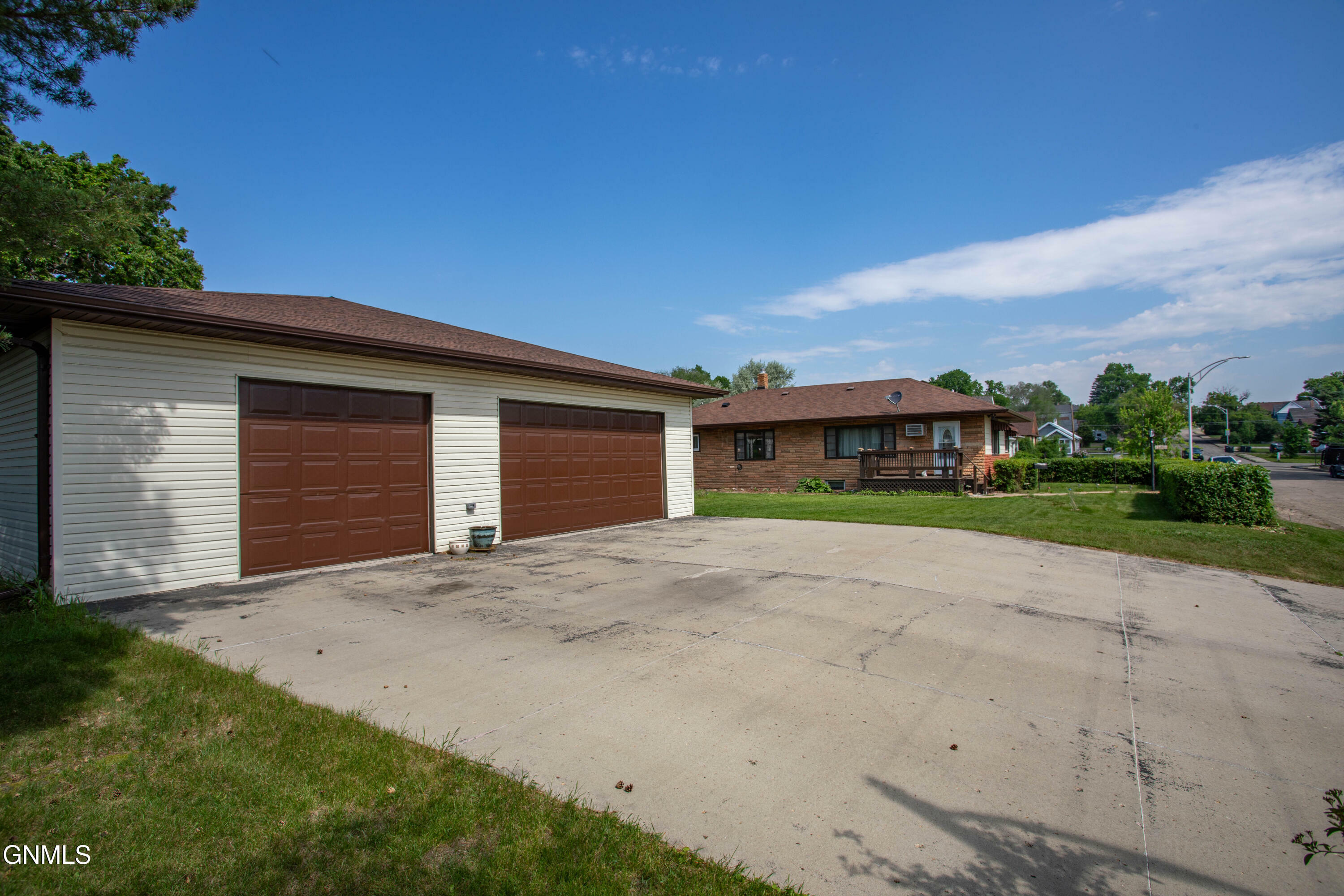 105 11th Avenue NW  Mandan ND 58554 photo