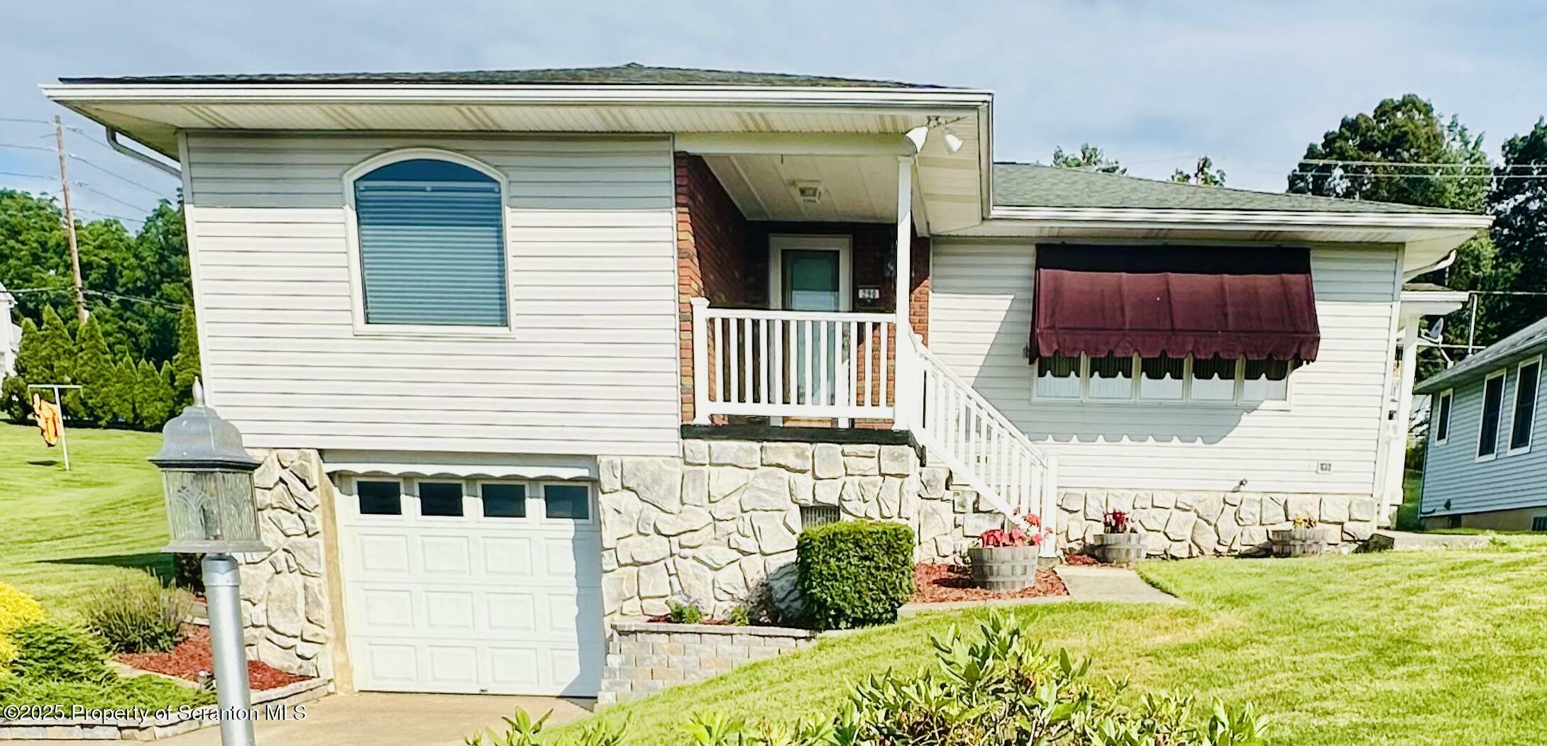 290 Holly Lane  Sturges PA 18447 photo