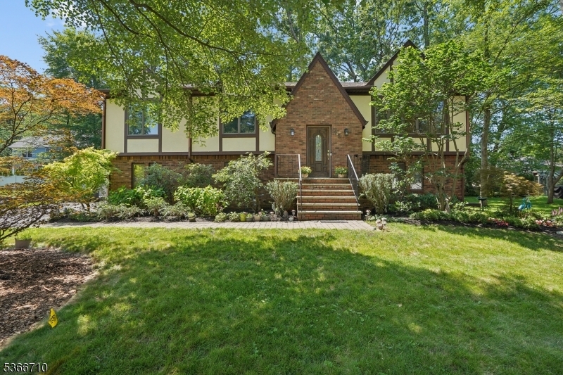 15 Woglum Pl  Berkeley Heights Twp. NJ 07922 photo
