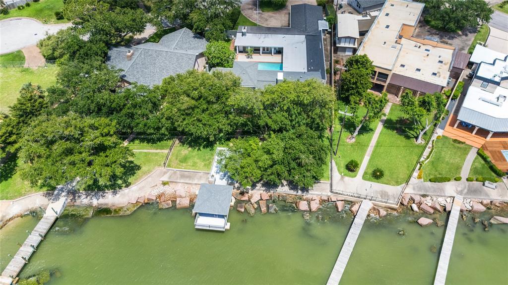 Property Photo: 1501 Harbor View Circle TX 77550