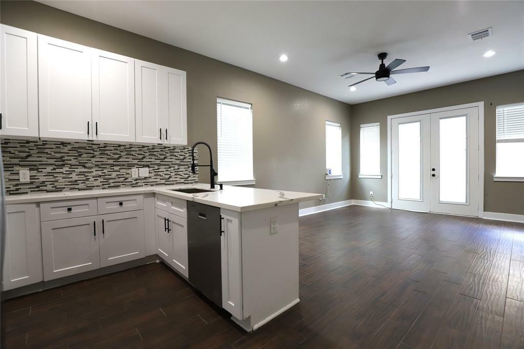 Property Photo:  4422 Phlox Street  TX 77051 