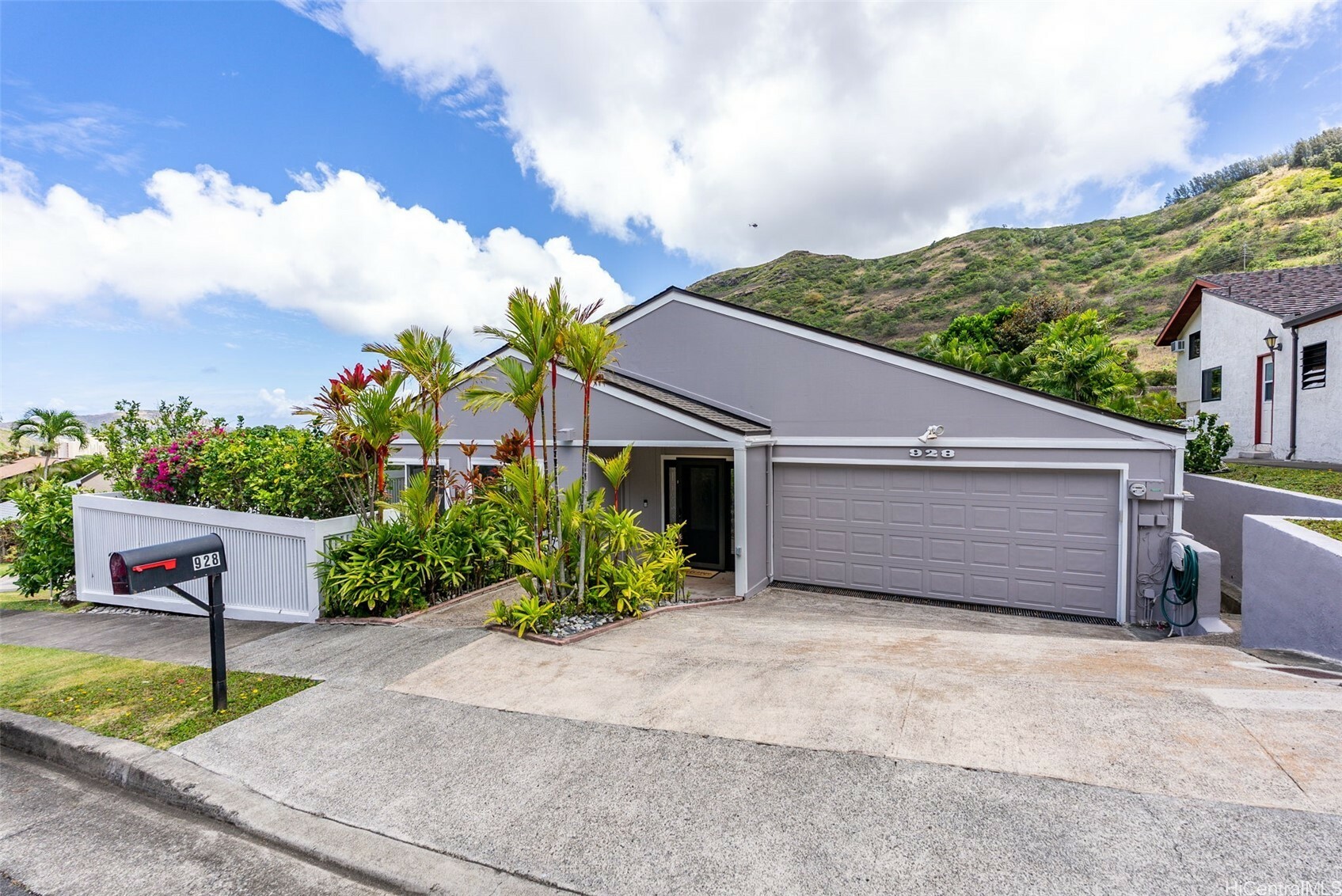 928 Hokulani Street  Honolulu HI 96825 photo