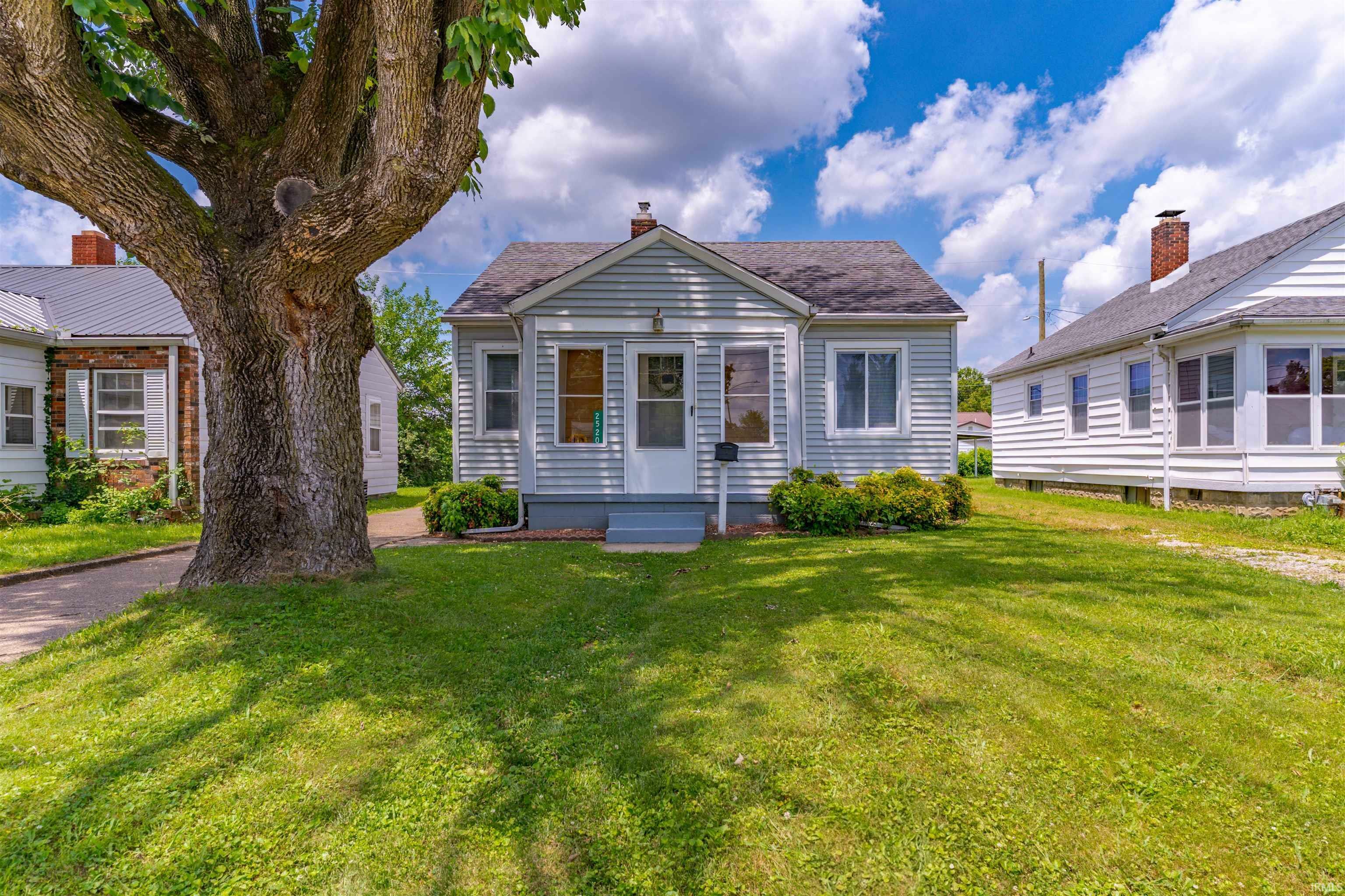 Property Photo: 2520 N Governor Street IN 47711