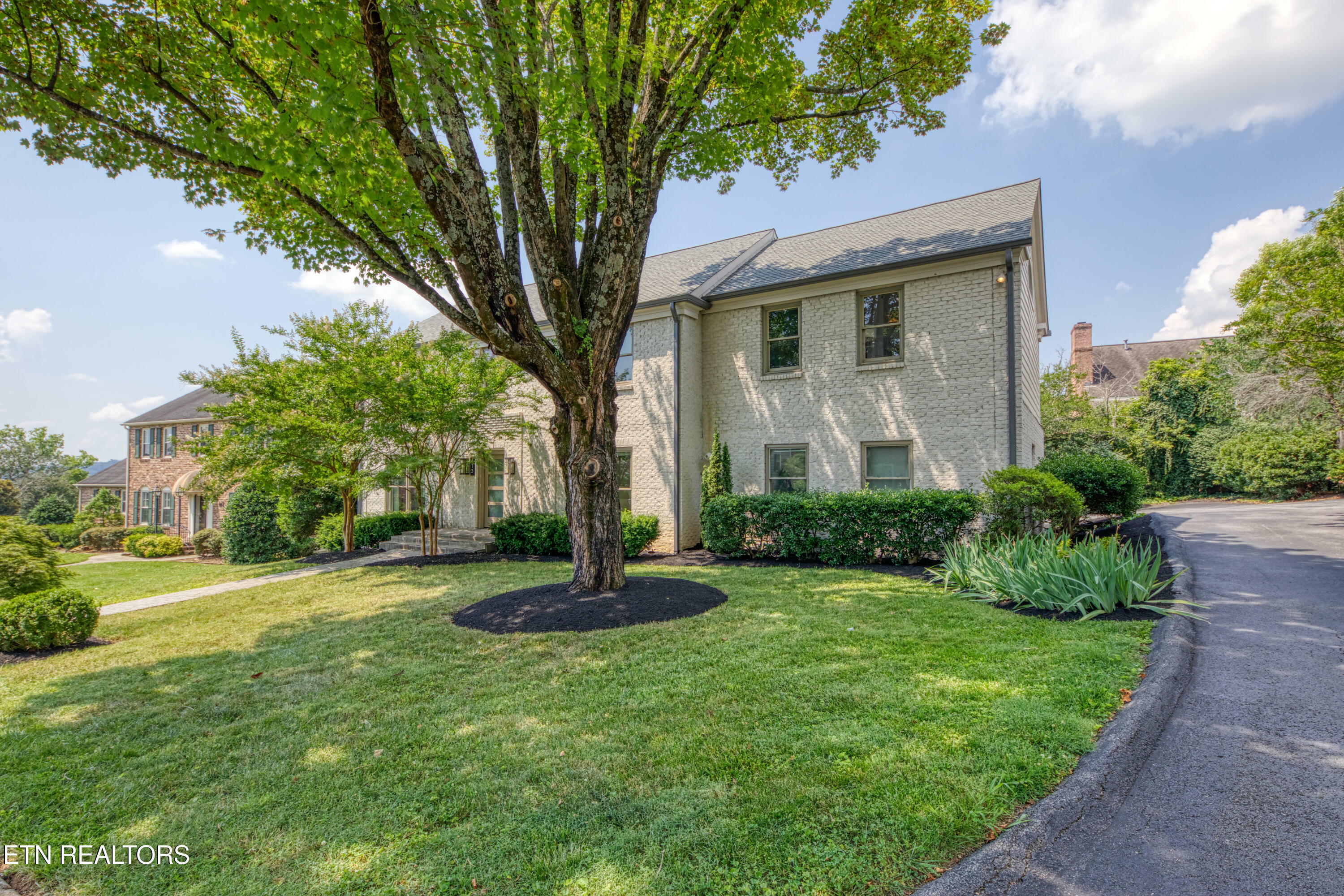 Property Photo:  413 Boxwood Square  TN 37919 