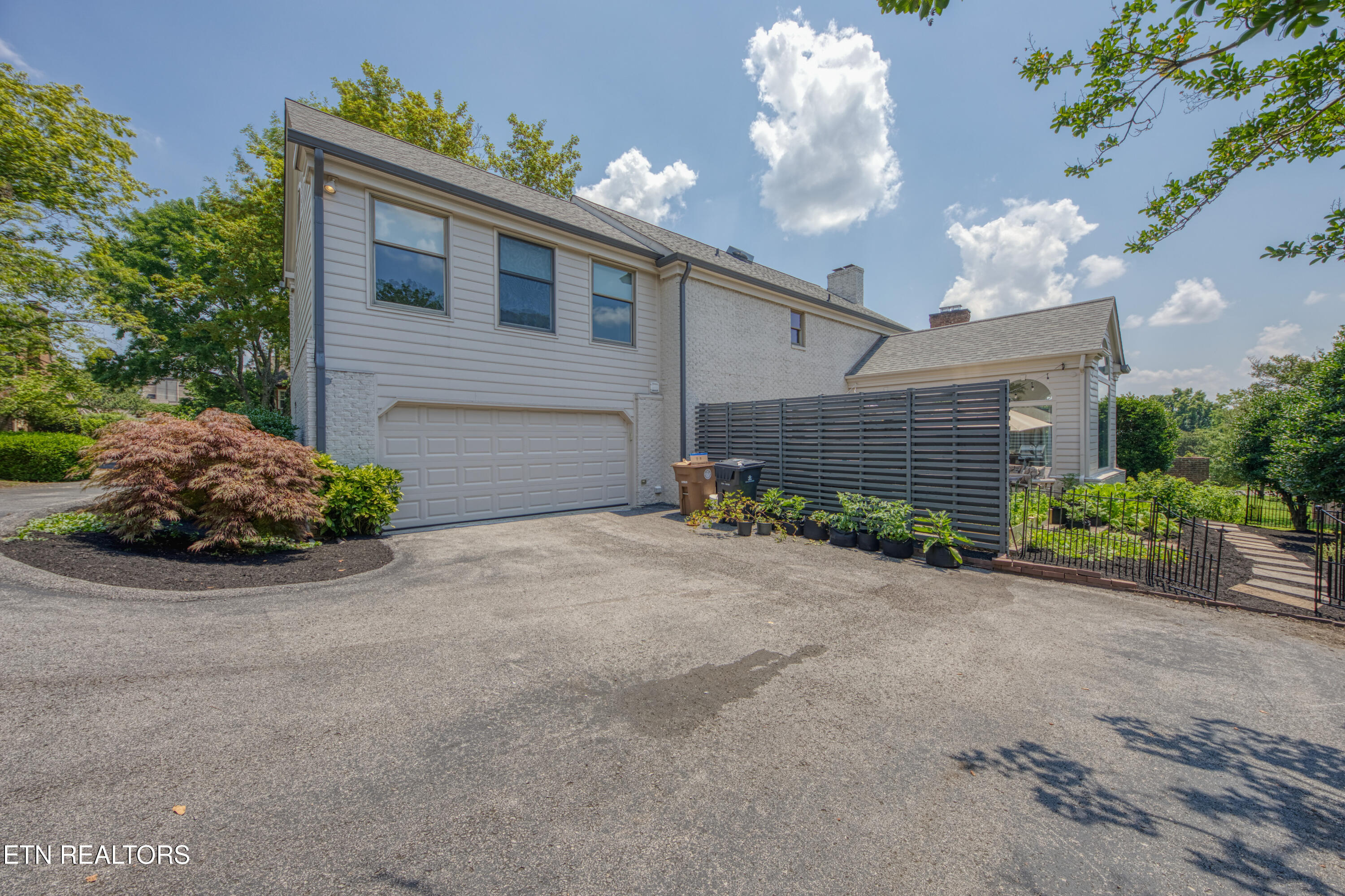 Property Photo:  413 Boxwood Square  TN 37919 