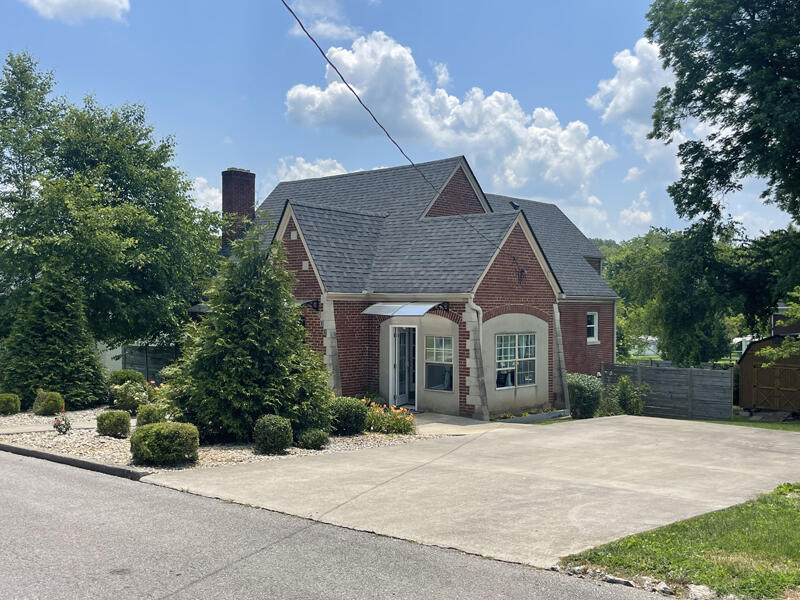 Property Photo: 400 Clements Avenue KY 42501
