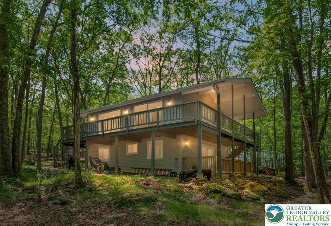 Property Photo:  205 Mountain View Drive  PA 18428 