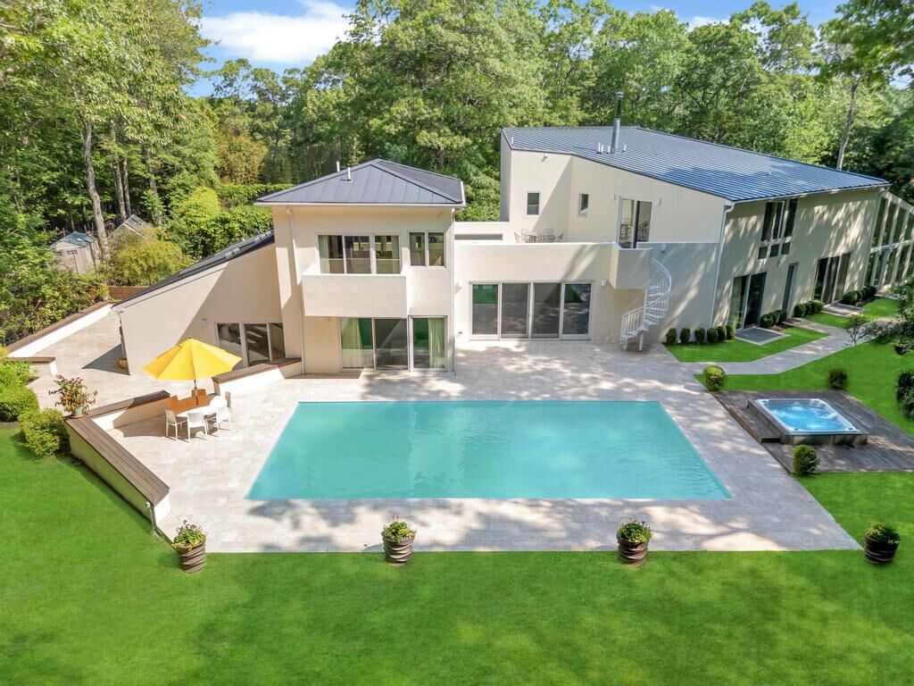 Property Photo:  2222 Noyack Road  NY 11963 
