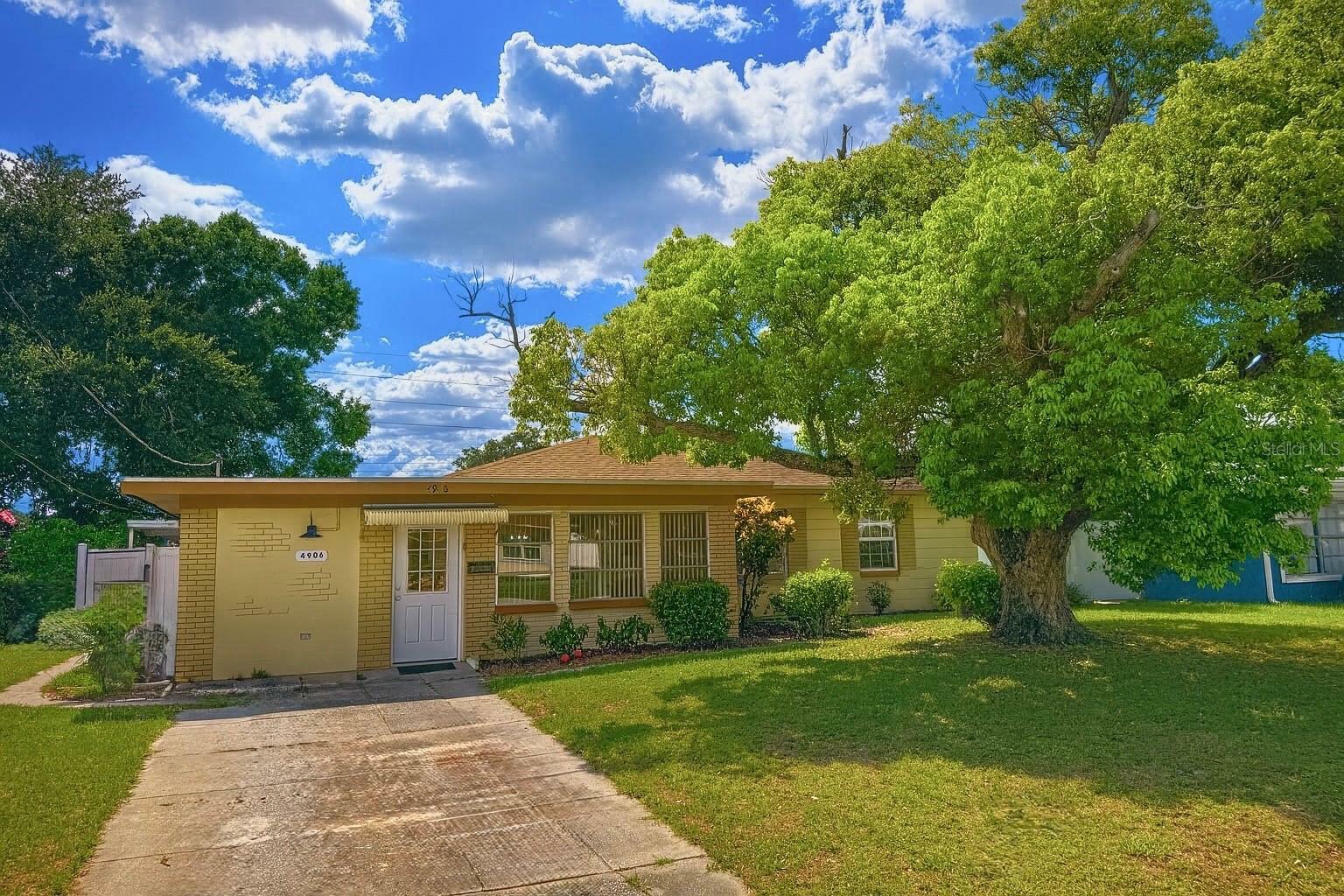 Property Photo:  4906 N Arrawana Avenue  FL 33614 