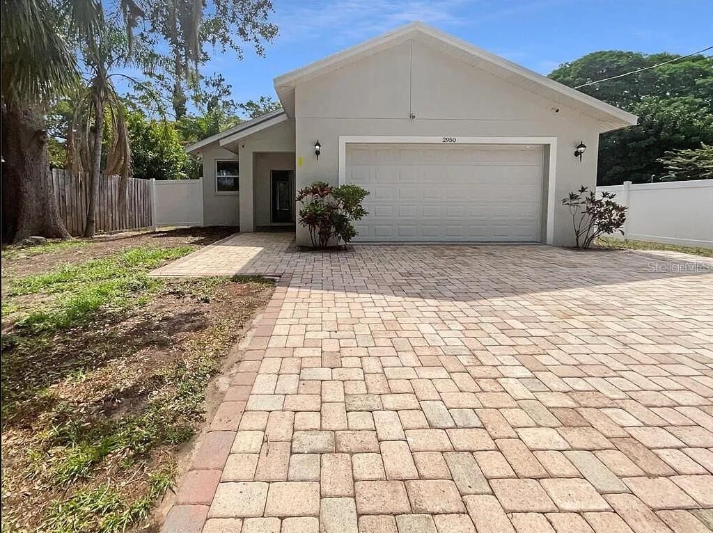 Property Photo: 2950 N North Oriente Avenue Avenue N N/A FL 34235