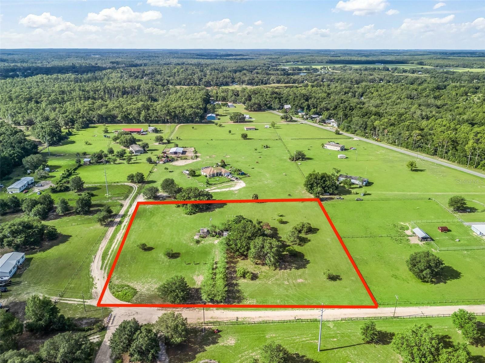 Property Photo:  17260 SE 55th Place  FL 32179 