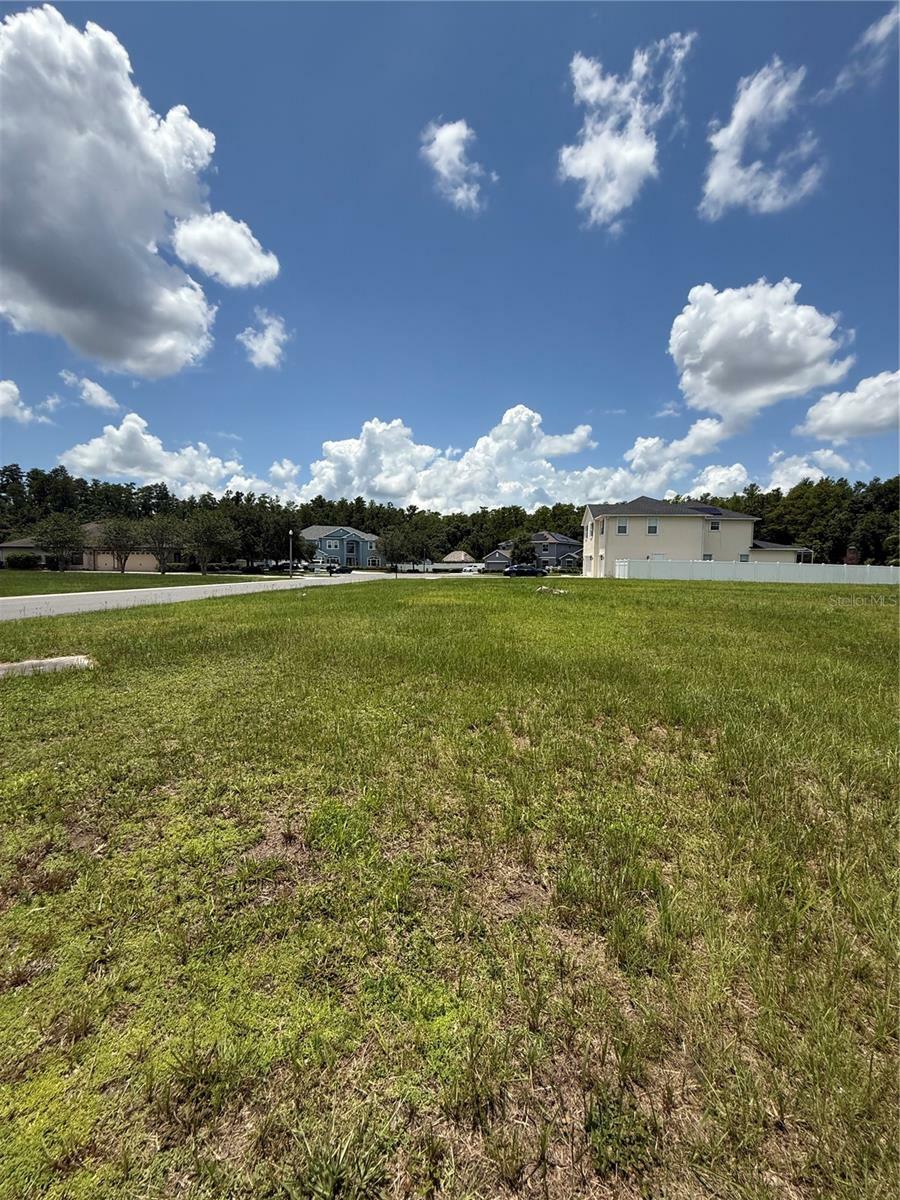 Property Photo: 3075 Burberry Place FL 34772