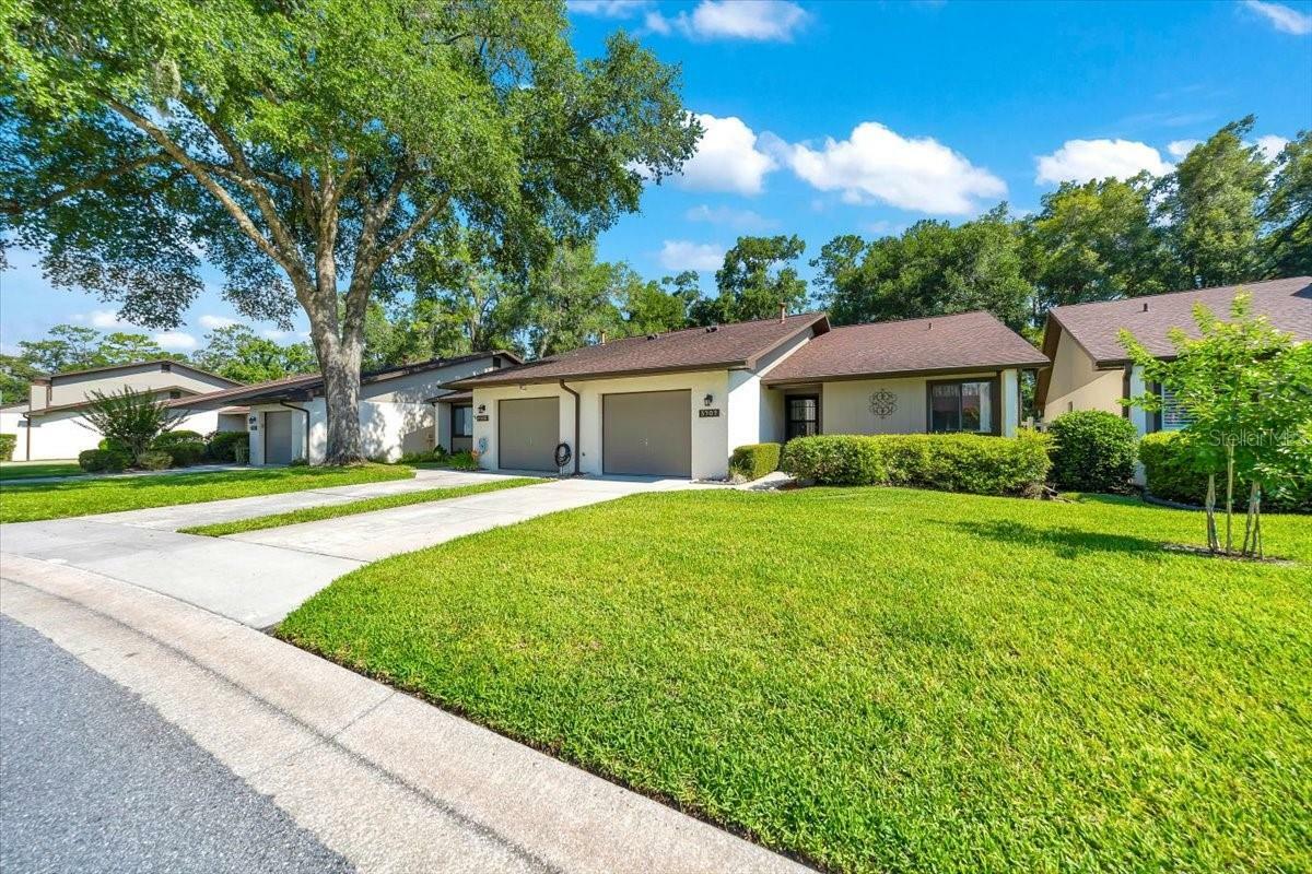 Property Photo: 3707 NE 17th Street FL 34470