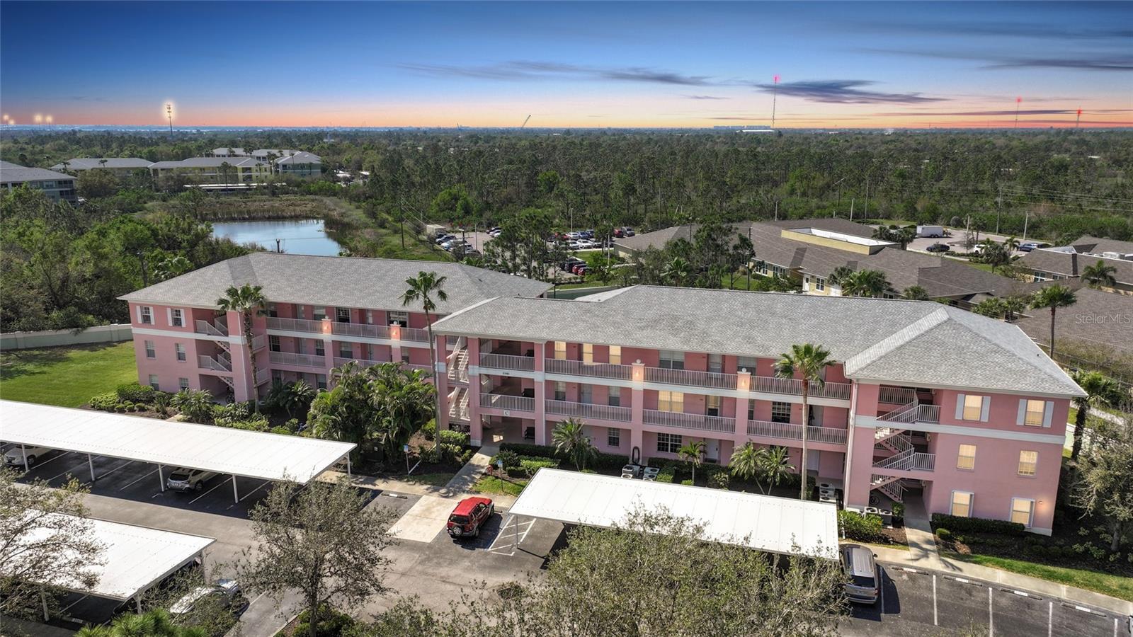 Property Photo:  2061 Willow Hammock Circle 105  FL 33983 