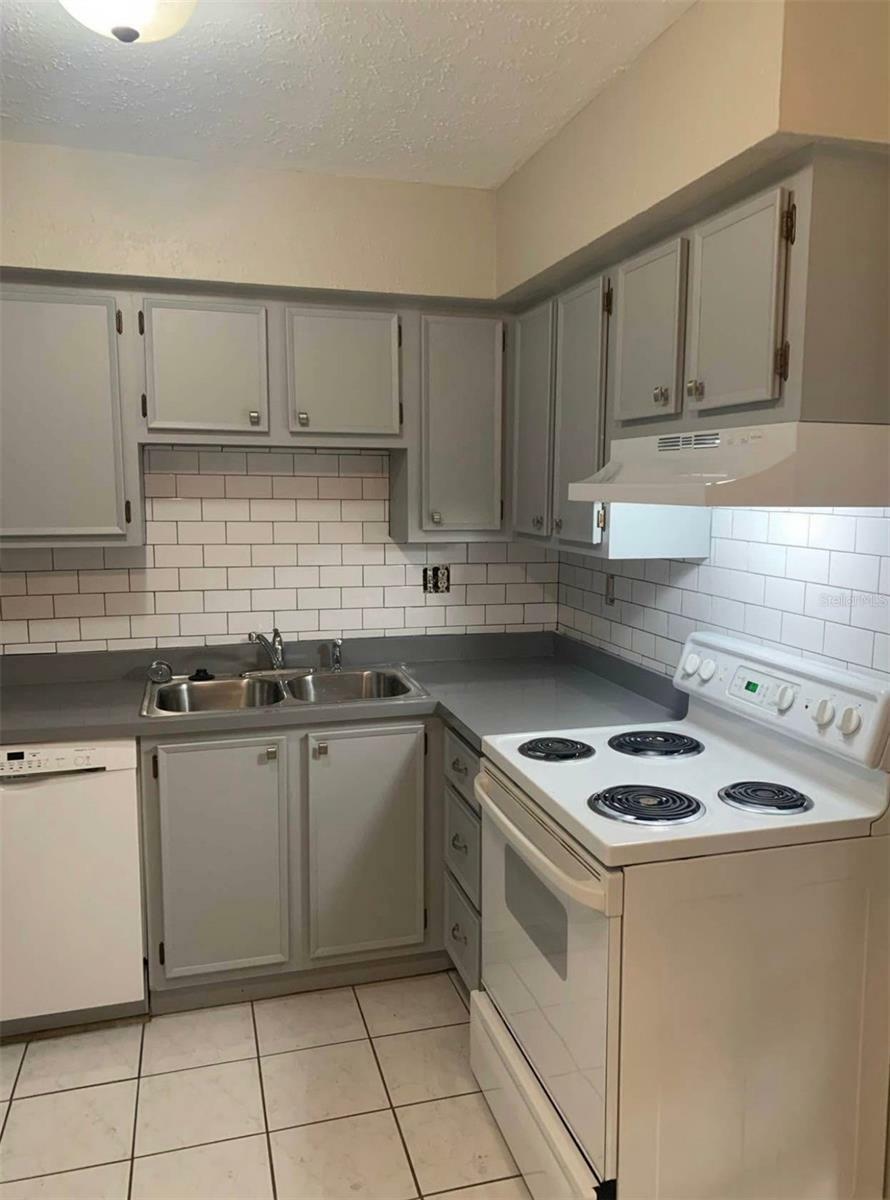 Property Photo: 1025 Apollo Beach Boulevard B FL 33572
