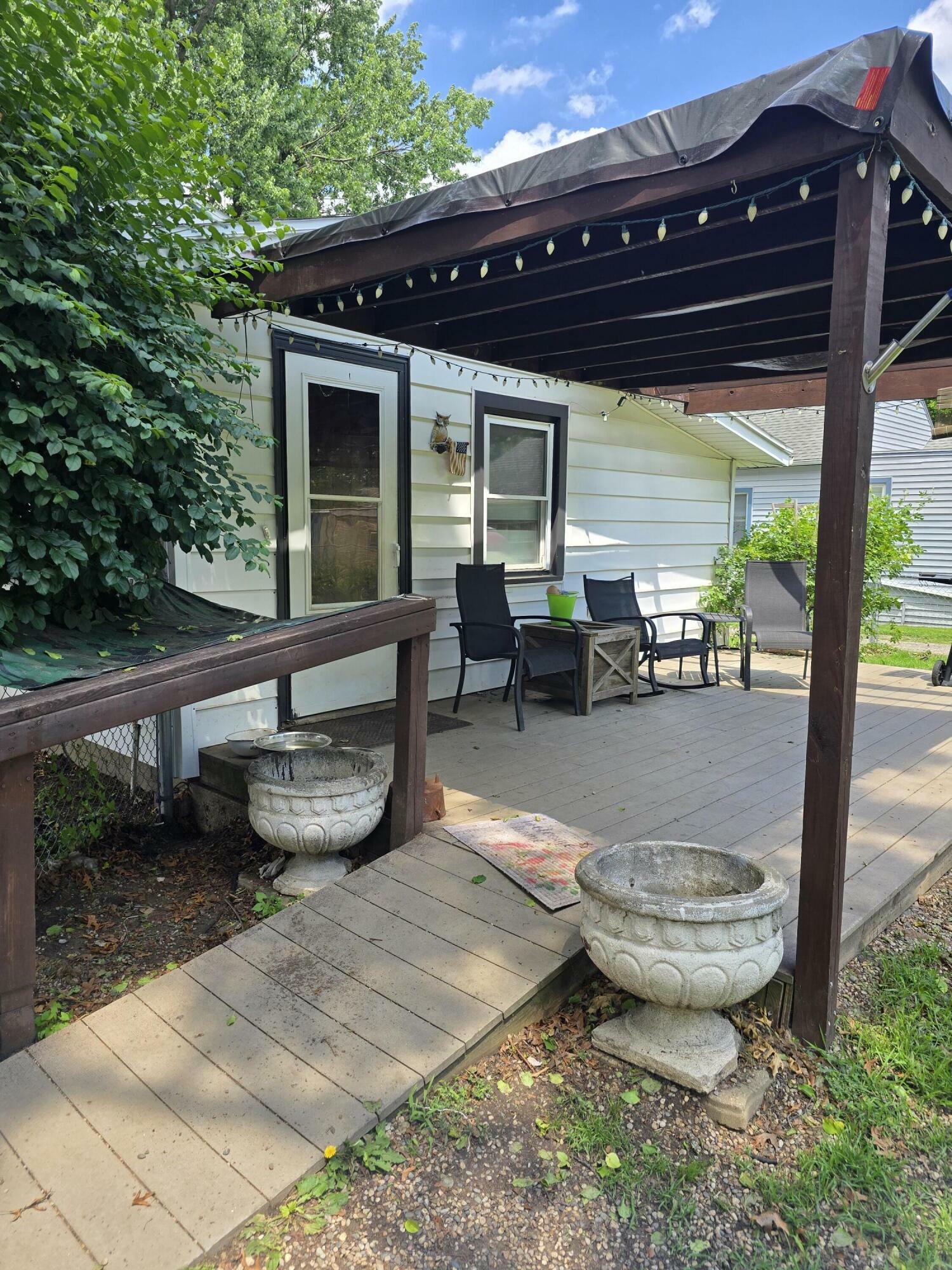Property Photo: 737 Royal Drive MI 49202