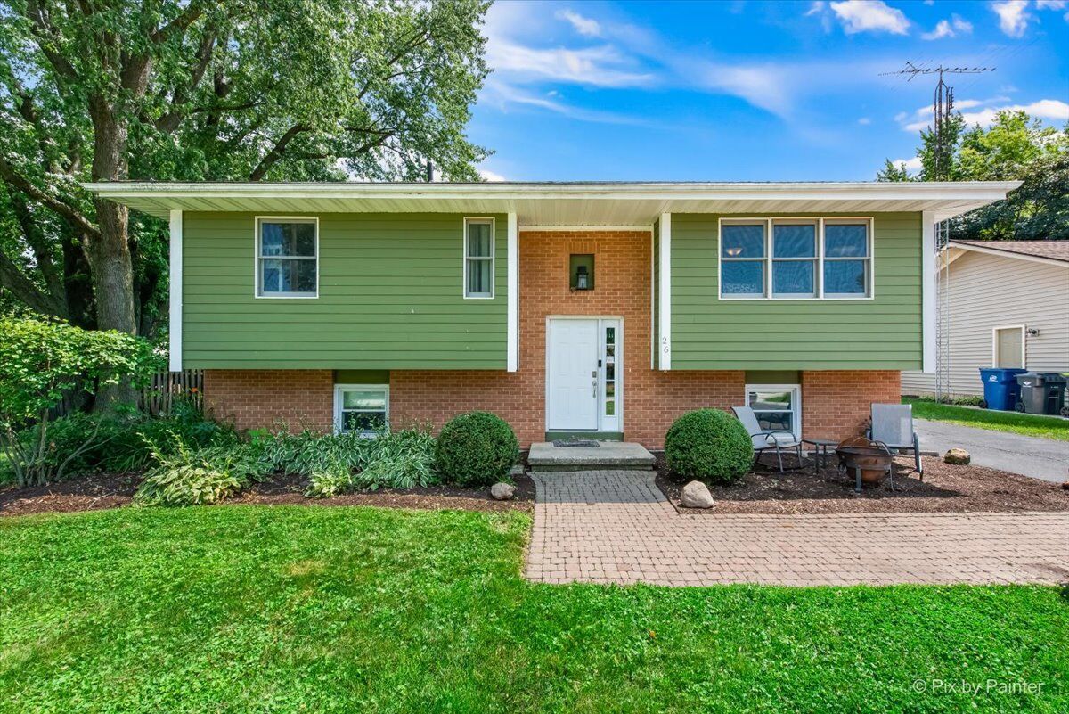 Property Photo: 26 W Pine Avenue IL 60112