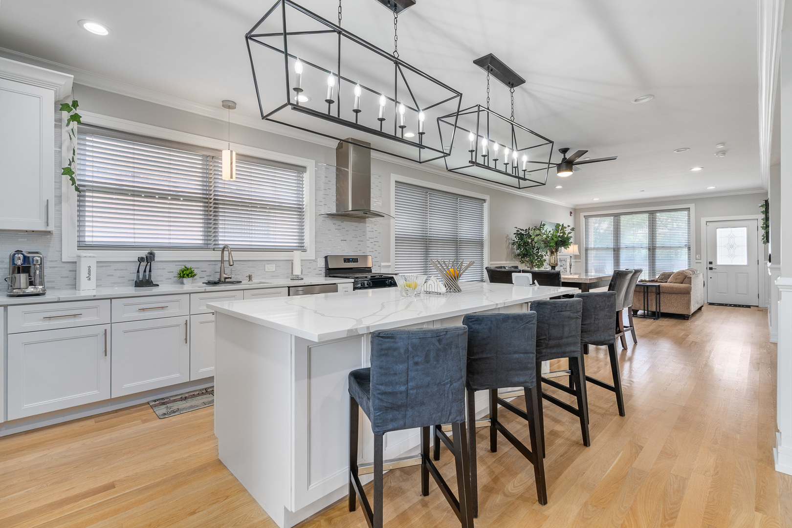 Property Photo:  7727 S Roberts Road  IL 60455 
