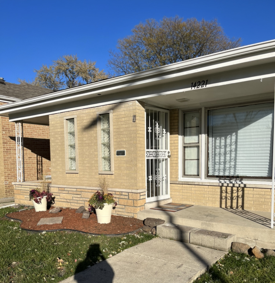 Property Photo: 14221 S Dearborn Street IL 60827