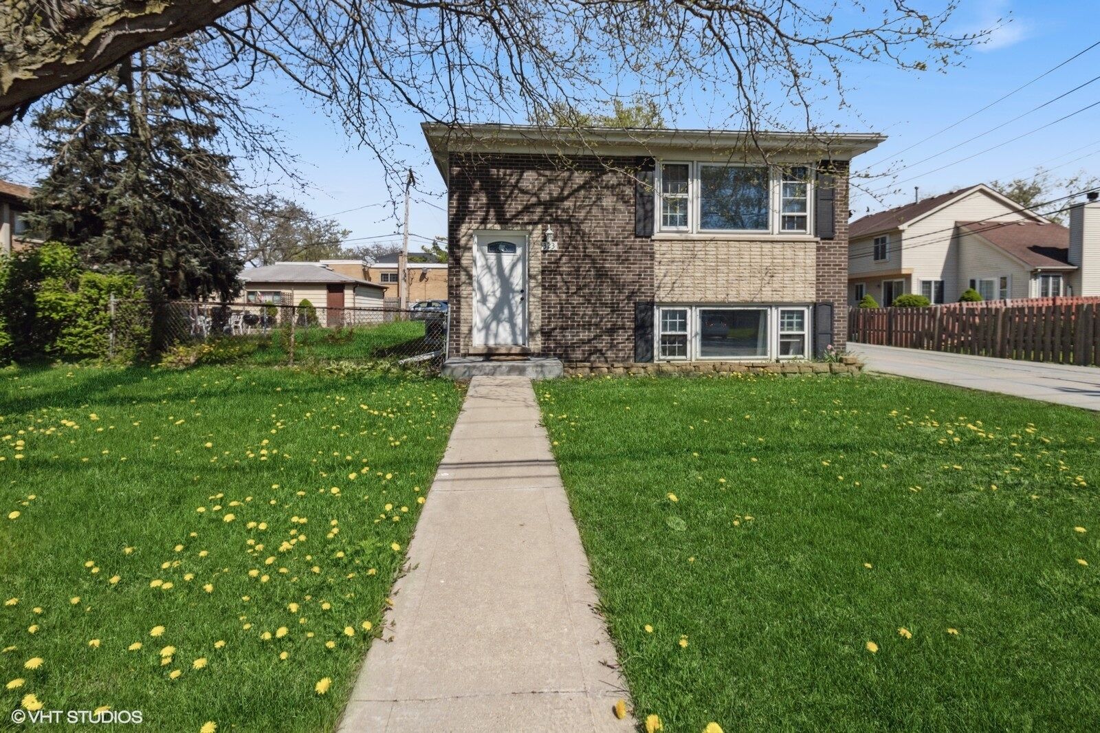 Property Photo: 323 Marshall Road IL 60106