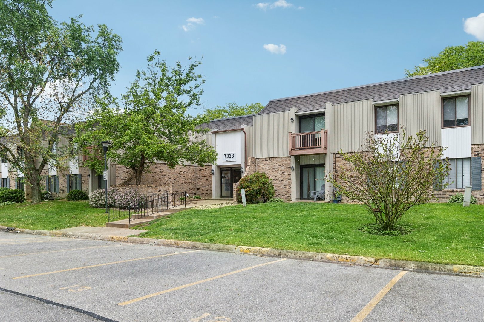 7333 Grand Avenue 102  Downers Grove IL 60516 photo