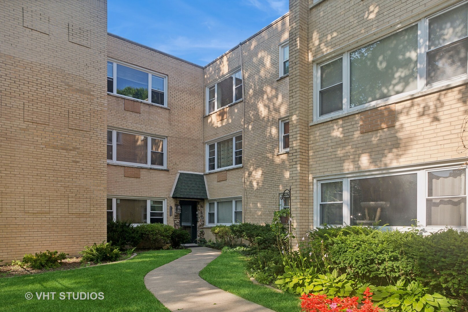 Property Photo: 7311 N Ashland Boulevard 2A IL 60626