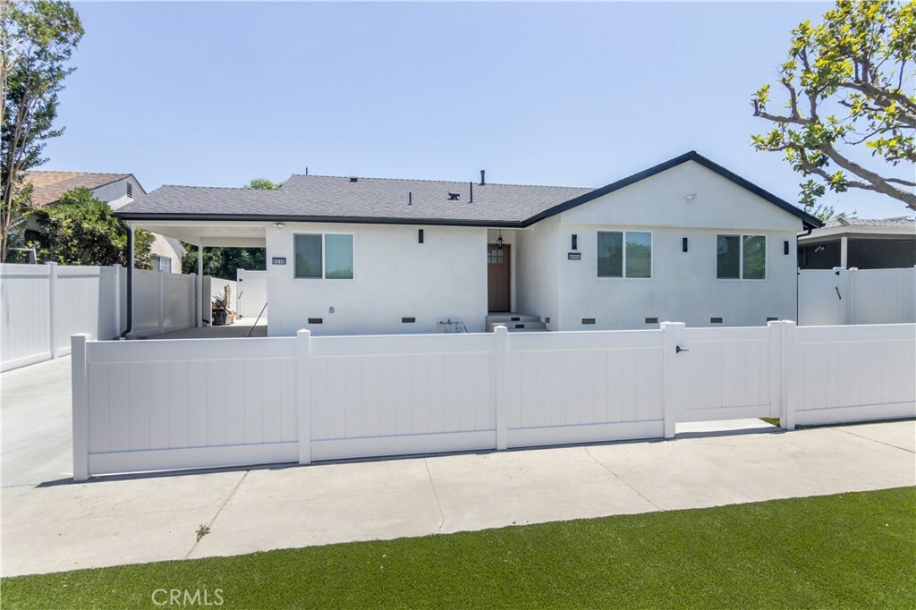 Property Photo: 6316 Belmar Avenue CA 91335