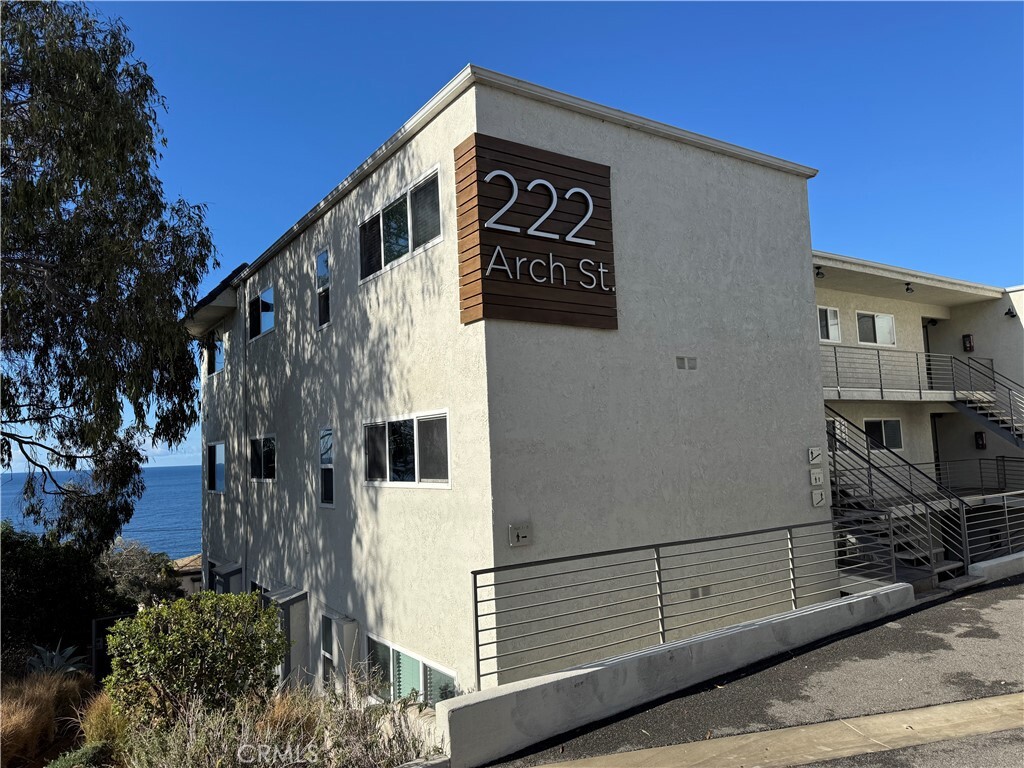 Property Photo: 222 Arch. #10 Street CA 92651