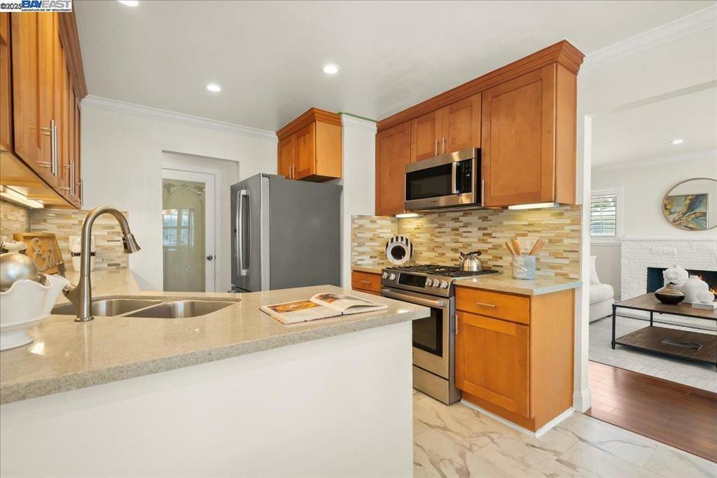 Property Photo:  41482 Beatrice St  CA 94539 