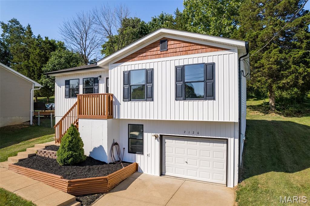 Property Photo: 2120 Meadow Brook Drive MO 63020