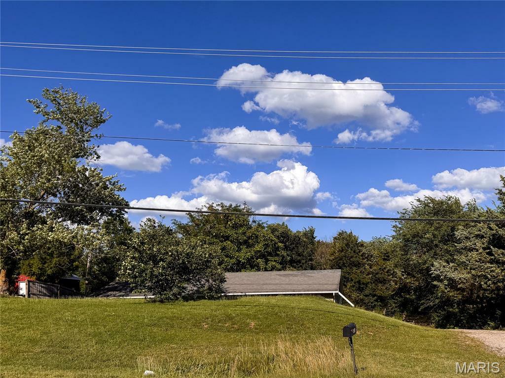 Property Photo: 8600 N Highway Vv MO 65202