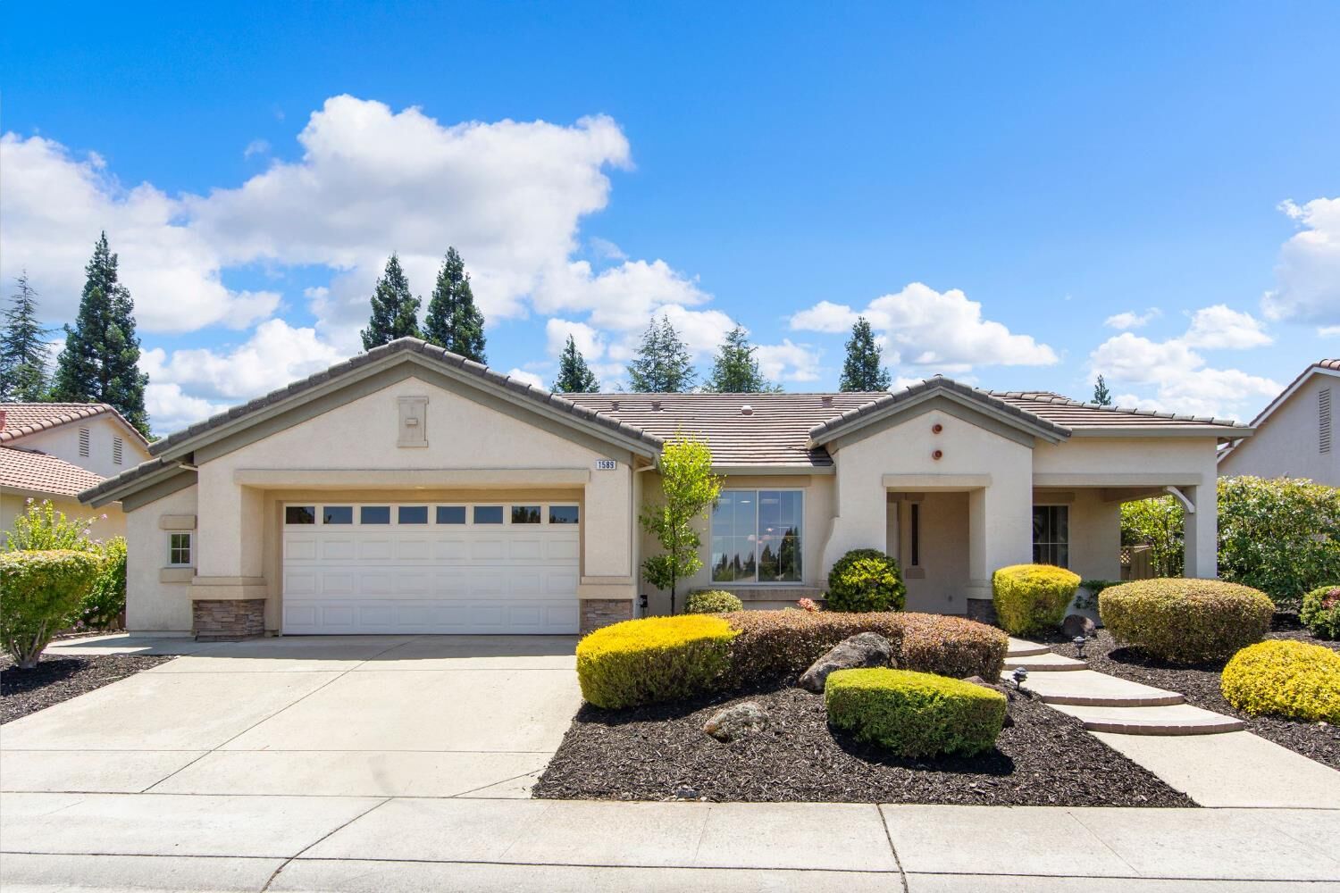 Property Photo:  1589 Dapple Dawn Lane  CA 95648 