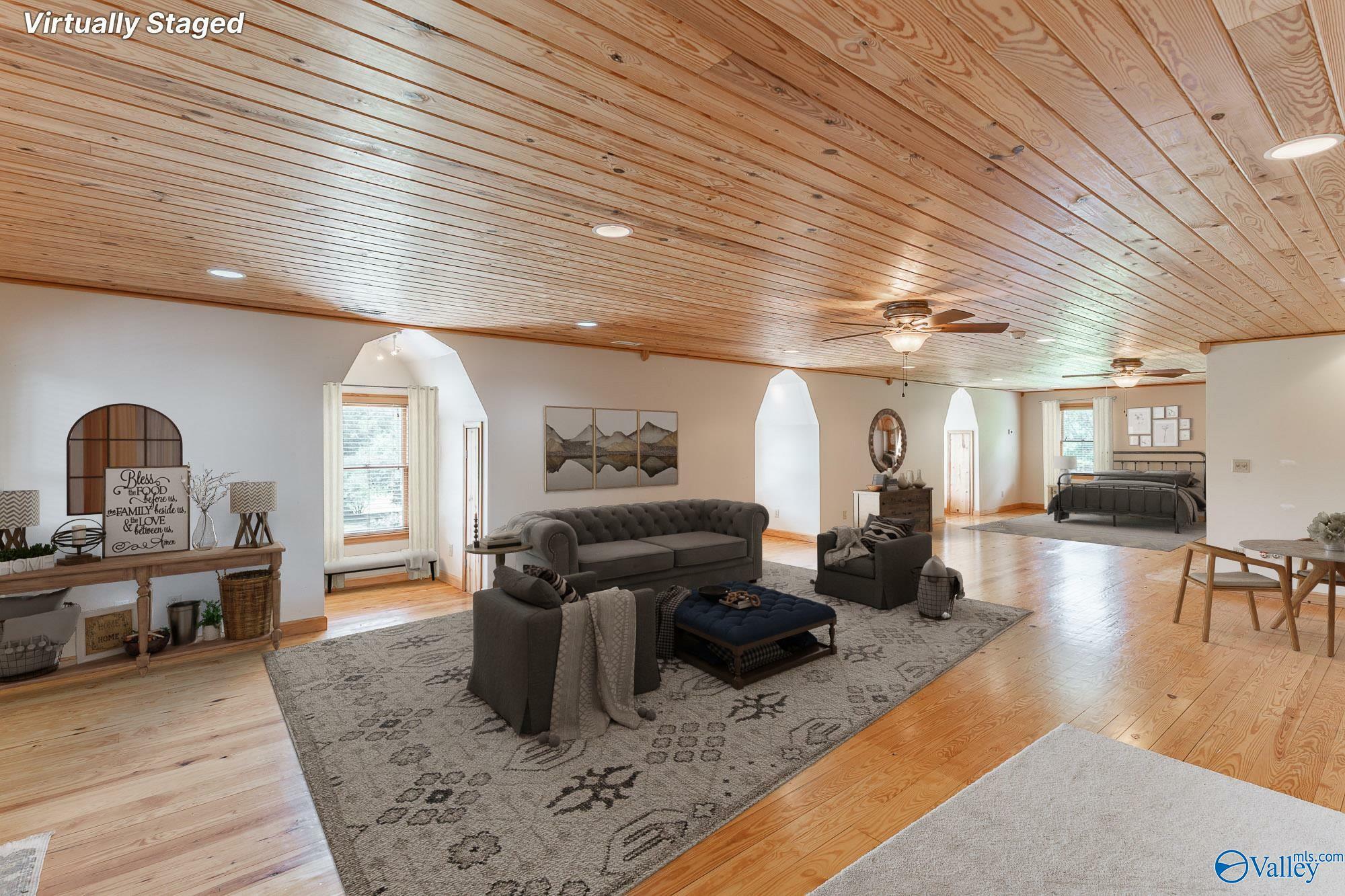 Property Photo: 2004 Vestavia Drive AL 35603