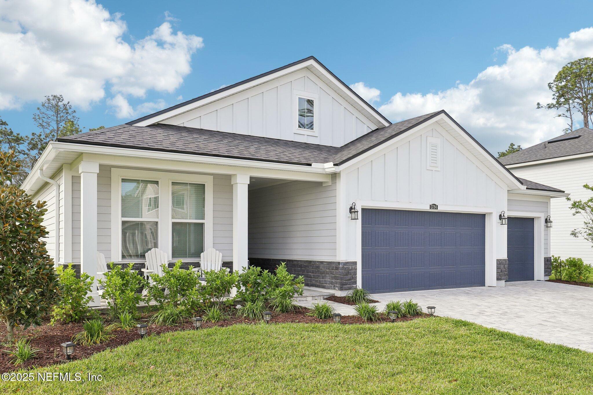 Property Photo: 3794 Spring Garden Court FL 32223