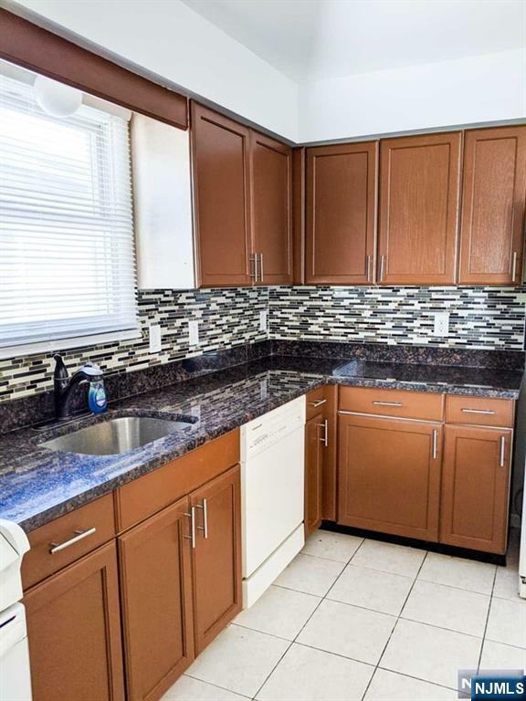 Property Photo:  10 Elm Court 2nd Flr  NJ 07002 