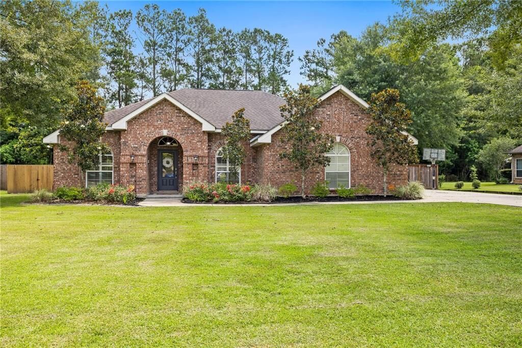 Property Photo:  47094 Oak Creek Trace  LA 70401 