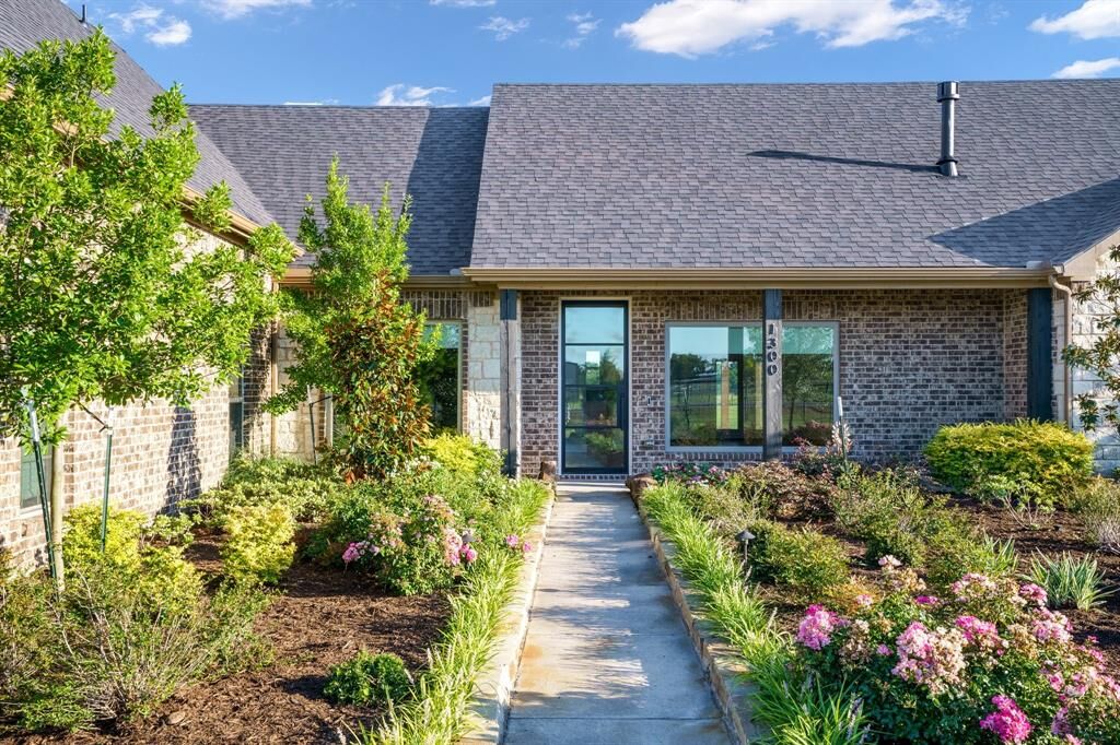 Property Photo: 1300 Ford Lane TX 75002