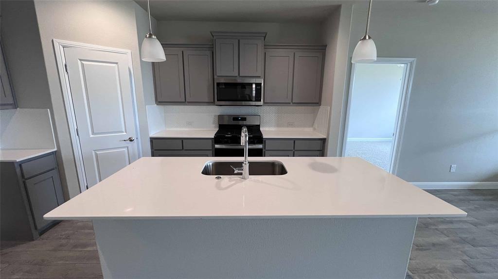 Property Photo: 1809 Rachel Street TX 76247