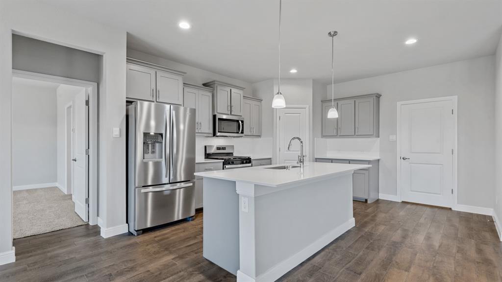 Property Photo: 300 Lelo Lane TX 76063